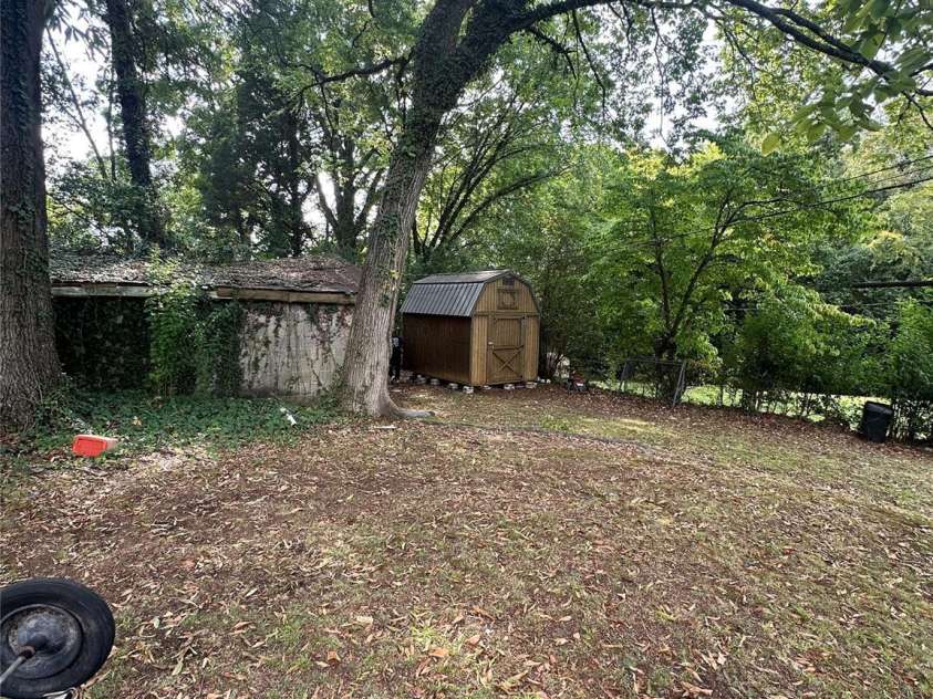 537 Bowman Road, Charlotte, NC 28217.  MLS# CAR4432783, YatesRealty ID 55587. 