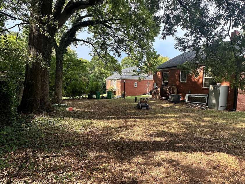 537 Bowman Road, Charlotte, NC 28217.  MLS# CAR4432783, YatesRealty ID 55587. 