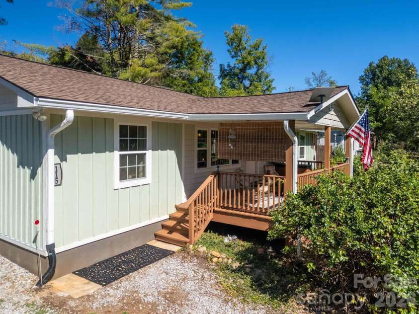 115 Rolling Hills Drive, Franklin, NC 28734.  MLS# CAR4432979, YatesRealty ID 55588. 