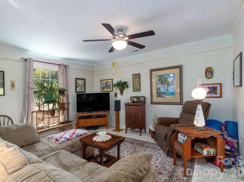 115 Rolling Hills Drive, Franklin, NC 28734.  MLS# CAR4432979, YatesRealty ID 55588. 