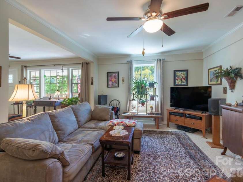 115 Rolling Hills Drive, Franklin, NC 28734.  MLS# CAR4432979, YatesRealty ID 55588. 