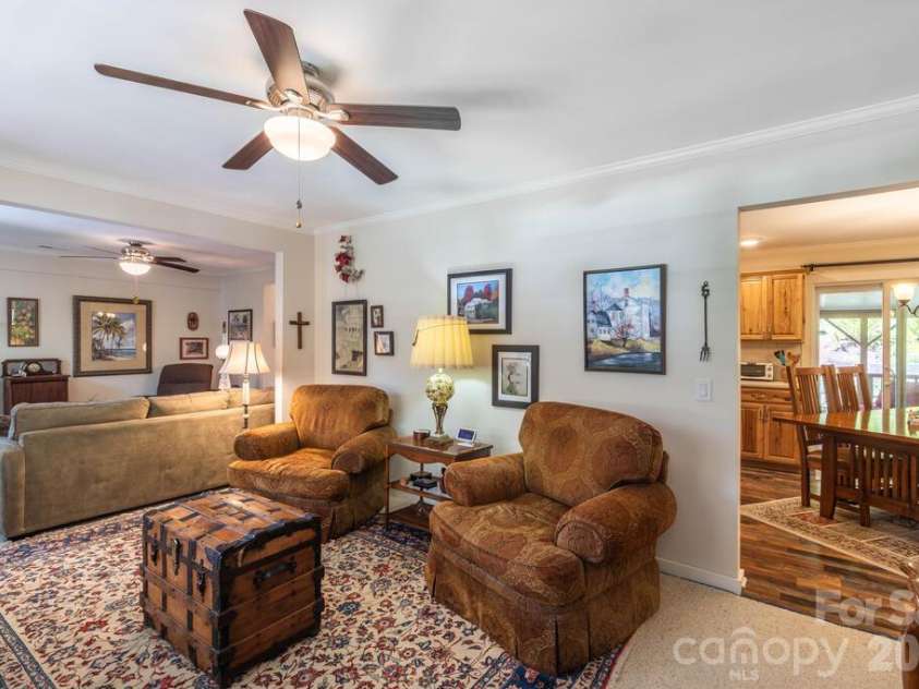 115 Rolling Hills Drive, Franklin, NC 28734.  MLS# CAR4432979, YatesRealty ID 55588. 