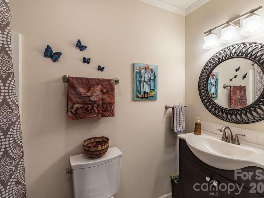 115 Rolling Hills Drive, Franklin, NC 28734.  MLS# CAR4432979, YatesRealty ID 55588. 