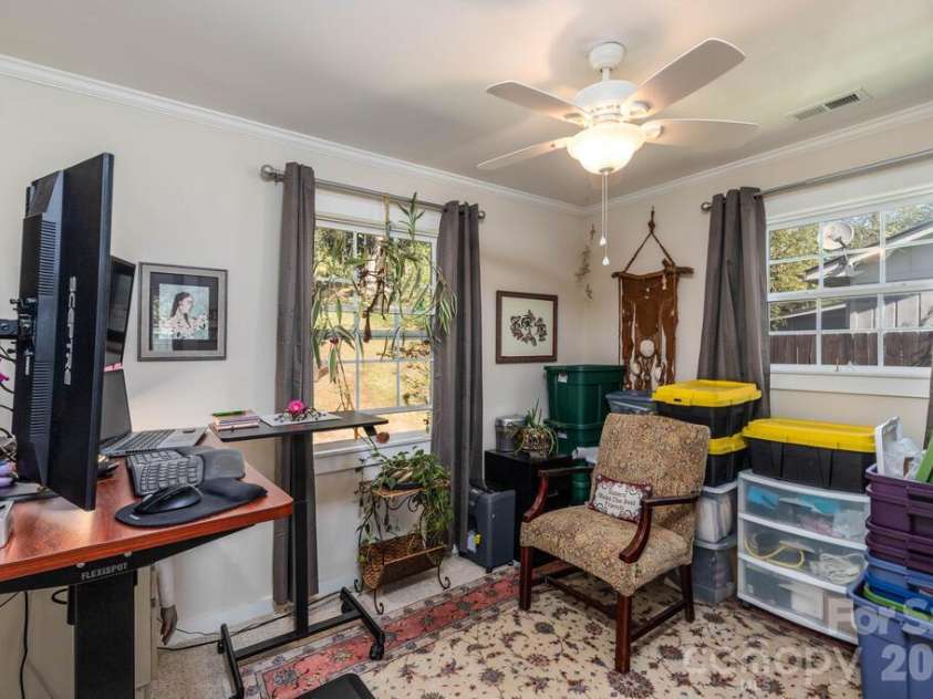 115 Rolling Hills Drive, Franklin, NC 28734.  MLS# CAR4432979, YatesRealty ID 55588. 