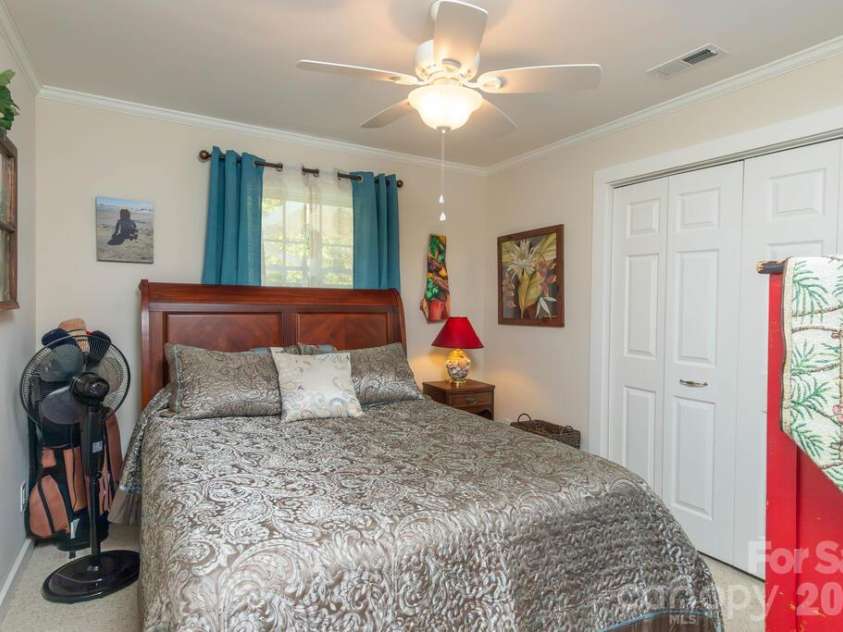 115 Rolling Hills Drive, Franklin, NC 28734.  MLS# CAR4432979, YatesRealty ID 55588. 