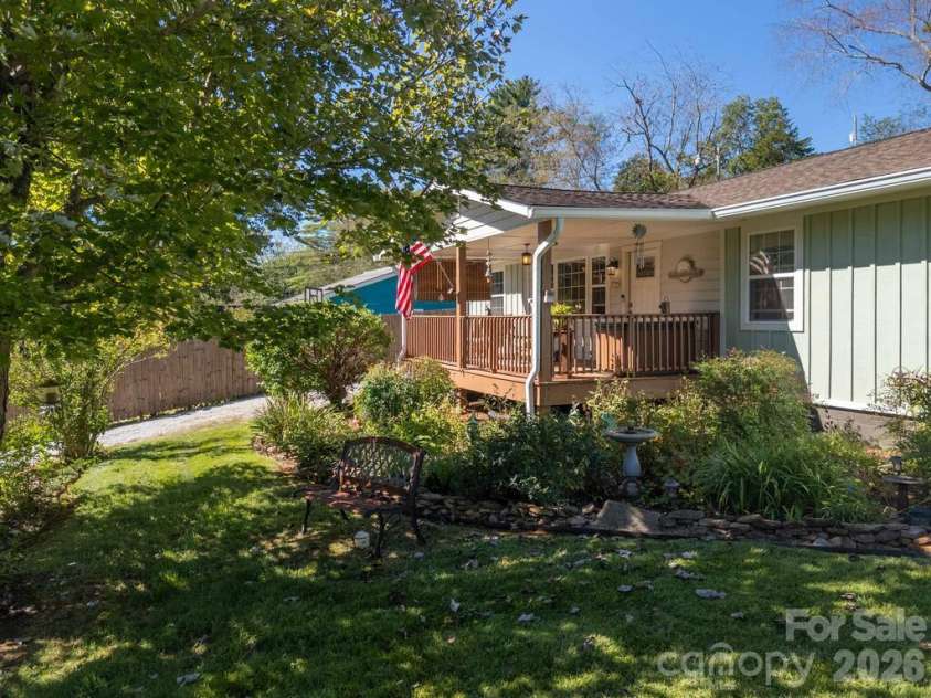115 Rolling Hills Drive, Franklin, NC 28734.  MLS# CAR4432979, YatesRealty ID 55588. 