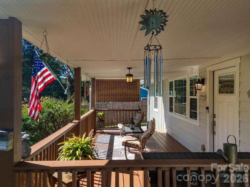 115 Rolling Hills Drive, Franklin, NC 28734.  MLS# CAR4432979, YatesRealty ID 55588. 