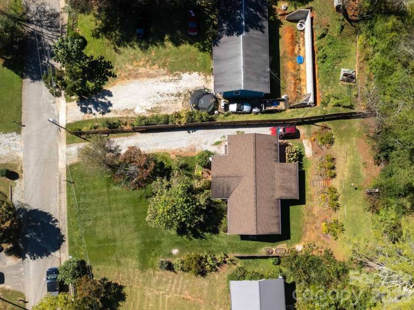 115 Rolling Hills Drive, Franklin, NC 28734.  MLS# CAR4432979, YatesRealty ID 55588. 