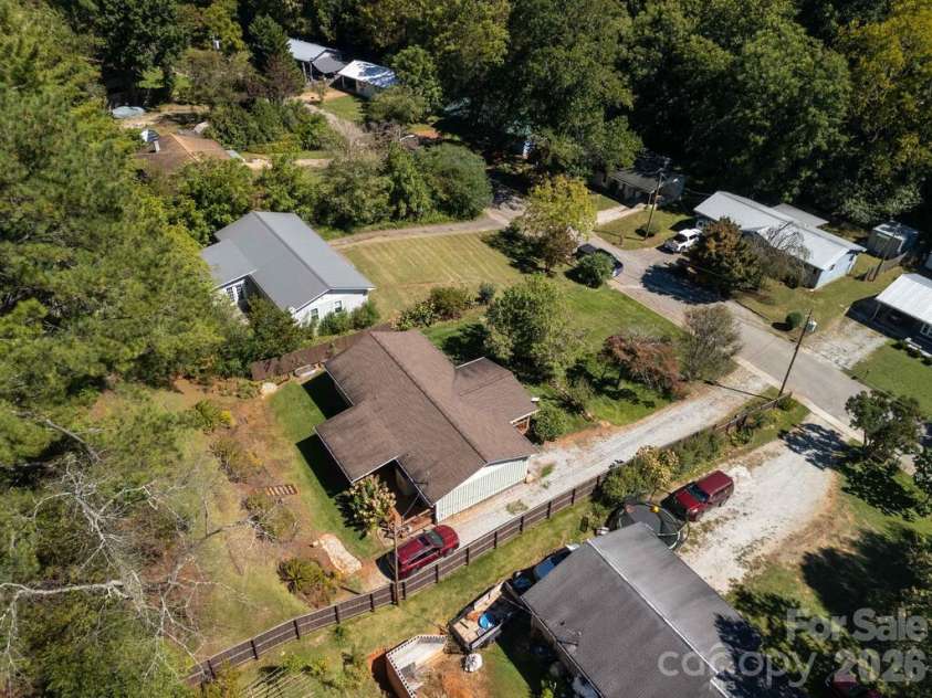 115 Rolling Hills Drive, Franklin, NC 28734.  MLS# CAR4432979, YatesRealty ID 55588. 