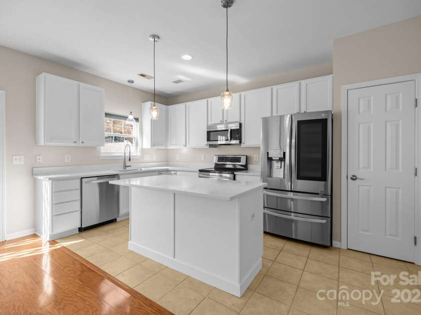 604 Atherton Way, Rock Hill, SC 29730.  MLS# CAR4225841, YatesRealty ID 5559. 