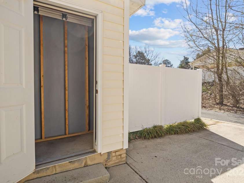 604 Atherton Way, Rock Hill, SC 29730.  MLS# CAR4225841, YatesRealty ID 5559. 