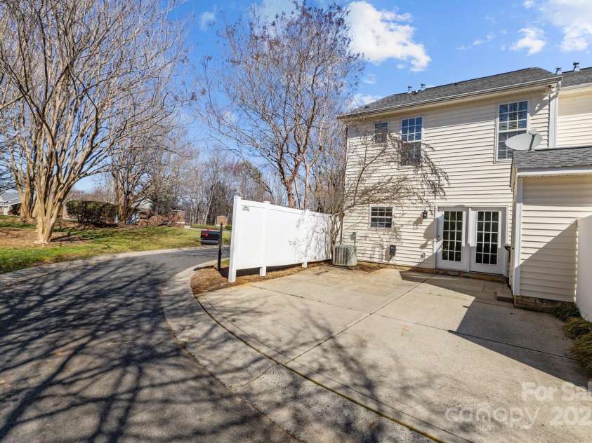 604 Atherton Way, Rock Hill, SC 29730.  MLS# CAR4225841, YatesRealty ID 5559. 