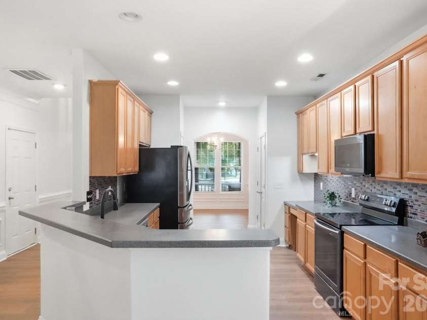 2219 Winding River Drive, Charlotte, NC 28214.  MLS# CAR4405289, YatesRealty ID 55594. 