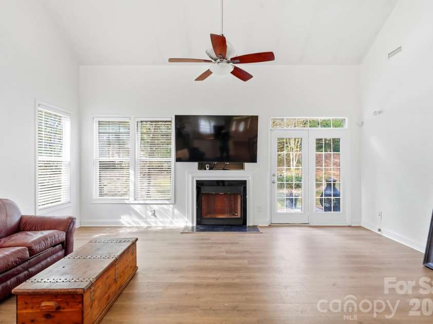 2219 Winding River Drive, Charlotte, NC 28214.  MLS# CAR4405289, YatesRealty ID 55594. 