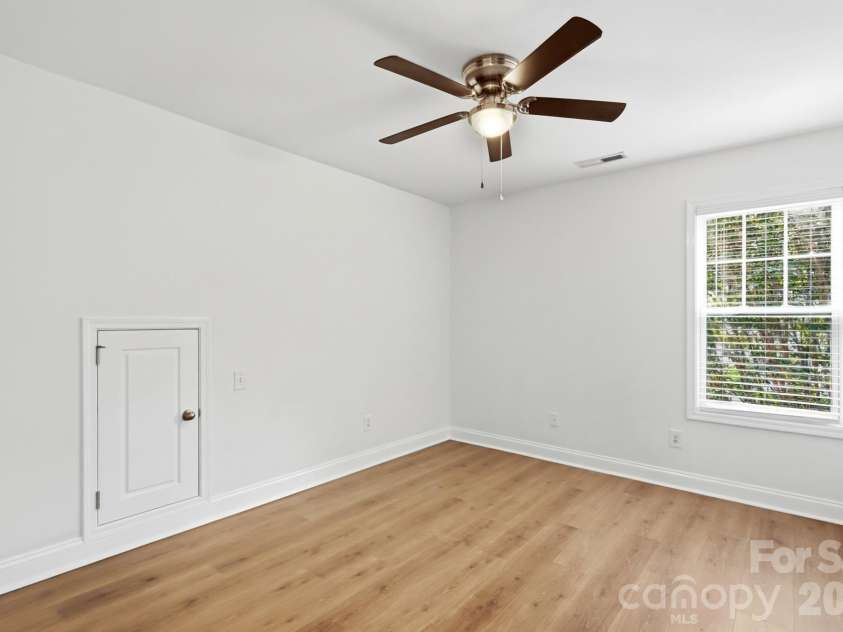 2219 Winding River Drive, Charlotte, NC 28214.  MLS# CAR4405289, YatesRealty ID 55594. 
