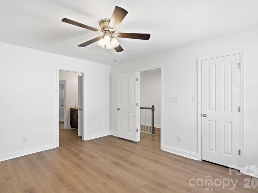 2219 Winding River Drive, Charlotte, NC 28214.  MLS# CAR4405289, YatesRealty ID 55594. 