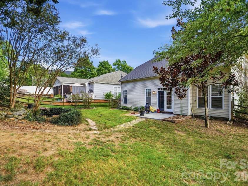 2219 Winding River Drive, Charlotte, NC 28214.  MLS# CAR4405289, YatesRealty ID 55594. 