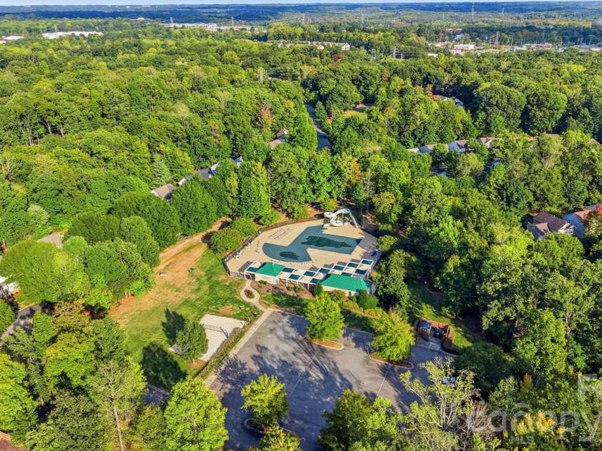 2219 Winding River Drive, Charlotte, NC 28214.  MLS# CAR4405289, YatesRealty ID 55594. 