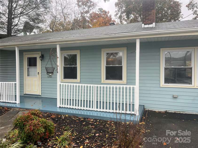 243 Governors View, Asheville, NC 28805.  MLS# CAR4317997, YatesRealty ID 556. 