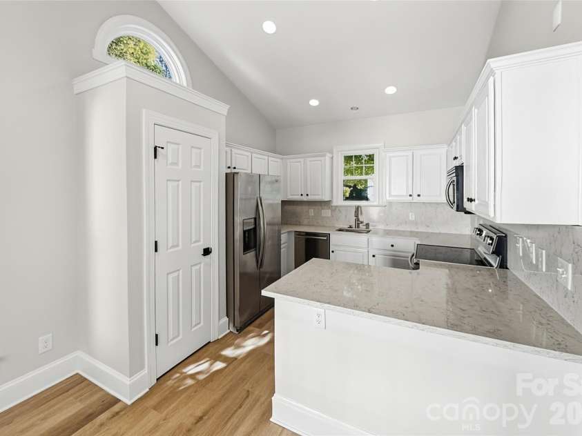 101 Morrison Hill Road, Davidson, NC 28036.  MLS# CAR4433003, YatesRealty ID 55600. 
