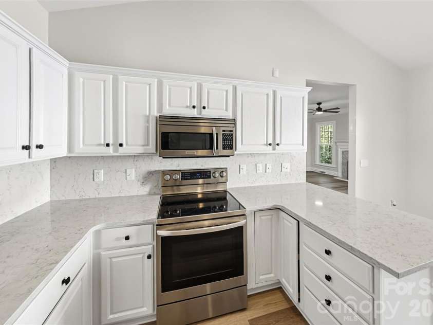 101 Morrison Hill Road, Davidson, NC 28036.  MLS# CAR4433003, YatesRealty ID 55600. 