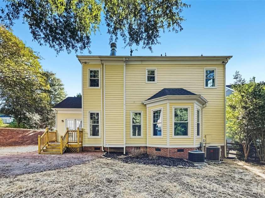 101 Morrison Hill Road, Davidson, NC 28036.  MLS# CAR4433003, YatesRealty ID 55600. 