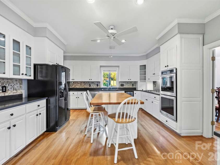 185 Appian Way, Shelby, NC 28150.  MLS# CAR4395118, YatesRealty ID 55602. Kitchen with center island