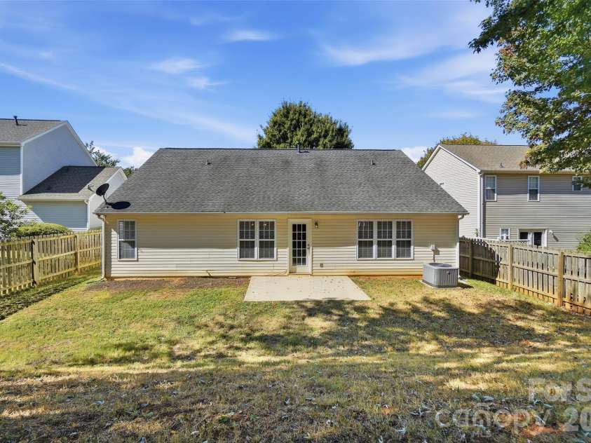9326 Royal Highlands Court, Charlotte, NC 28277.  MLS# CAR4432579, YatesRealty ID 55603. 