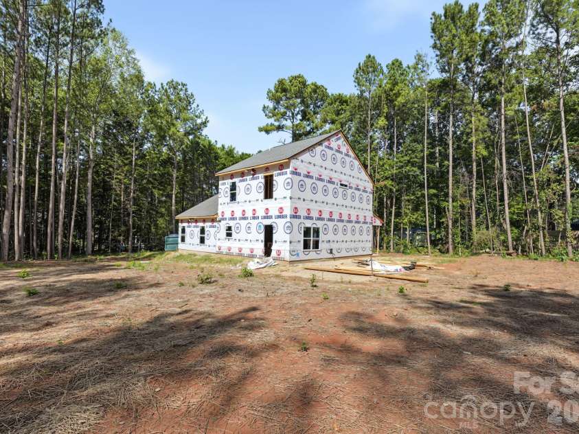4060 Eagle Chase Drive, Charlotte, NC 28216.  MLS# CAR4432046, YatesRealty ID 55604. Status as of 10/7/26