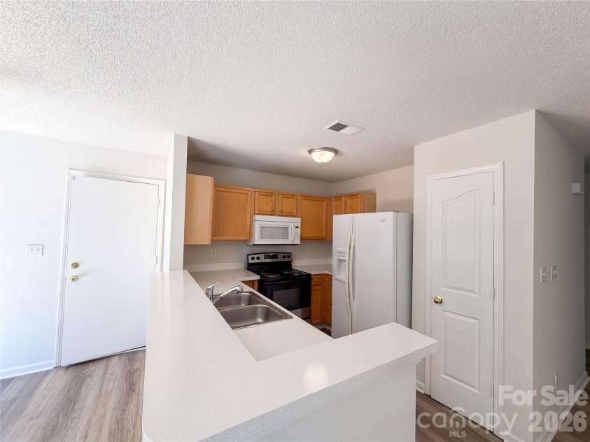10705 Azure Valley Place, Charlotte, NC 28269.  MLS# CAR4432262, YatesRealty ID 55607. 