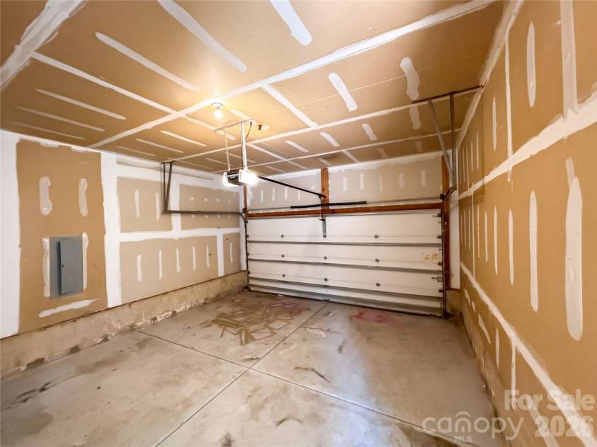 10705 Azure Valley Place, Charlotte, NC 28269.  MLS# CAR4432262, YatesRealty ID 55607. 