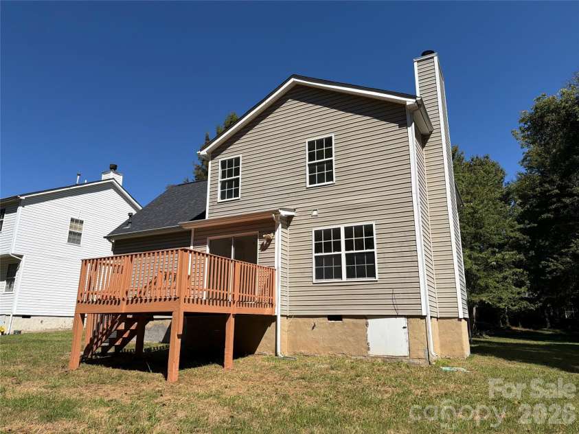 10705 Azure Valley Place, Charlotte, NC 28269.  MLS# CAR4432262, YatesRealty ID 55607. 
