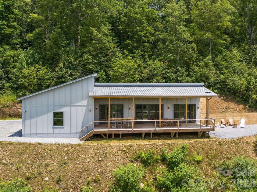 511 Emerald Mine Road, Spruce Pine, NC 28777.  MLS# CAR4358077, YatesRealty ID 5561. 