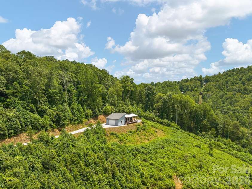 511 Emerald Mine Road, Spruce Pine, NC 28777.  MLS# CAR4358077, YatesRealty ID 5561. 