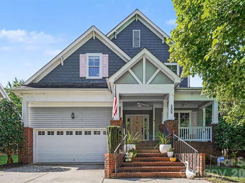 5809 Mantario Drive, Charlotte, NC 28269.  MLS# CAR4430751, YatesRealty ID 55610. 