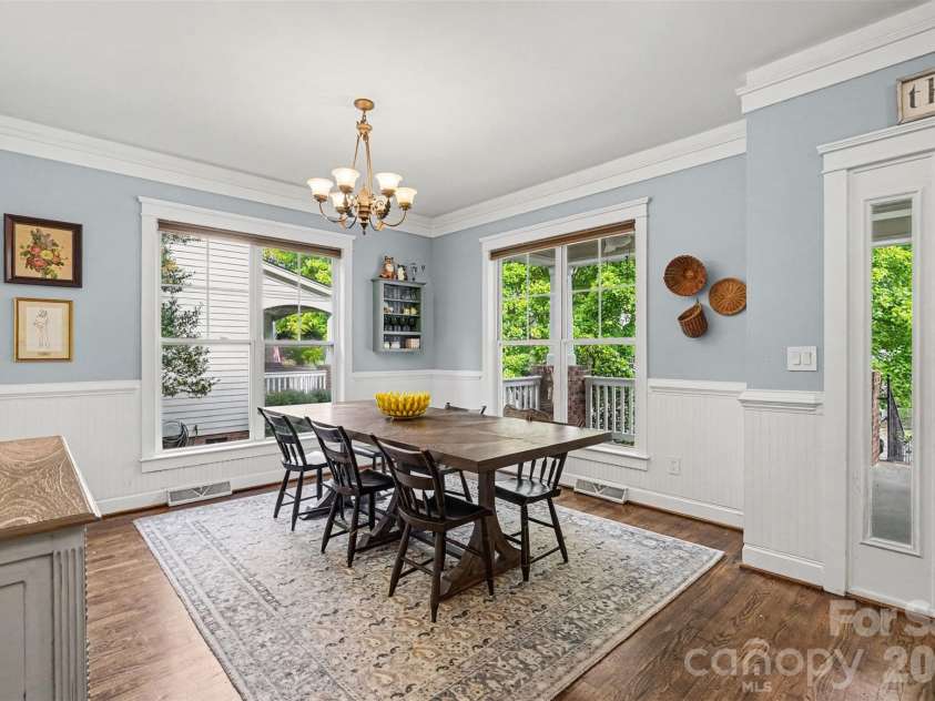 5809 Mantario Drive, Charlotte, NC 28269.  MLS# CAR4430751, YatesRealty ID 55610. 