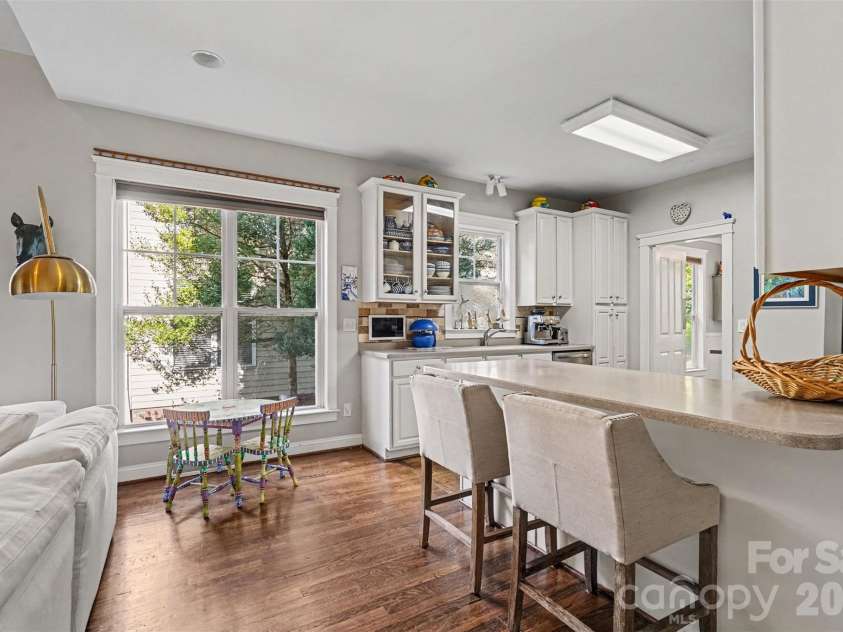 5809 Mantario Drive, Charlotte, NC 28269.  MLS# CAR4430751, YatesRealty ID 55610. 