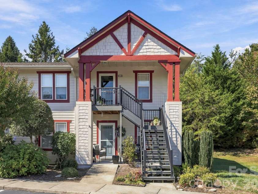 1406 Deermouse Way, Hendersonville, NC 28792.  MLS# CAR4430205, YatesRealty ID 55611. 