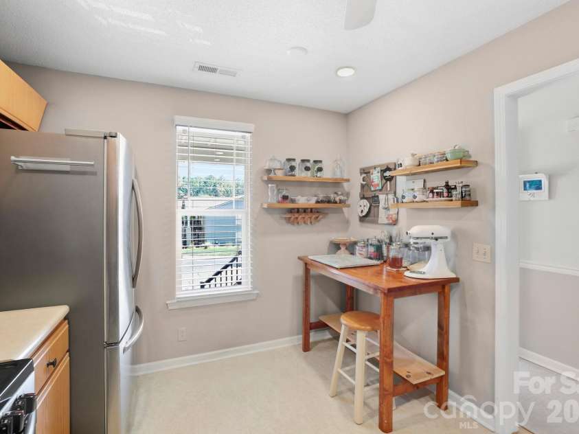 1406 Deermouse Way, Hendersonville, NC 28792.  MLS# CAR4430205, YatesRealty ID 55611. 