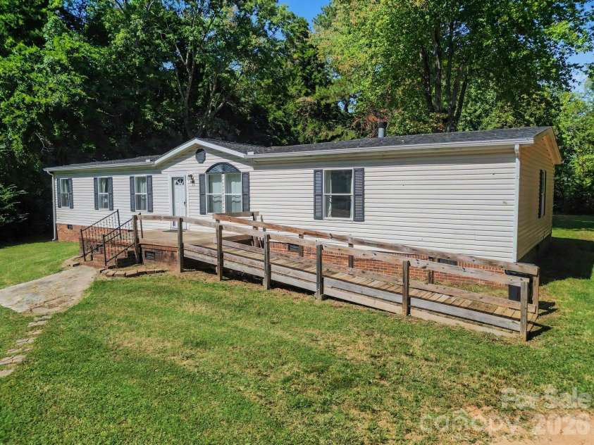 4833 Maralane Trail, Denver, NC 28037.  MLS# CAR4432544, YatesRealty ID 55612. 