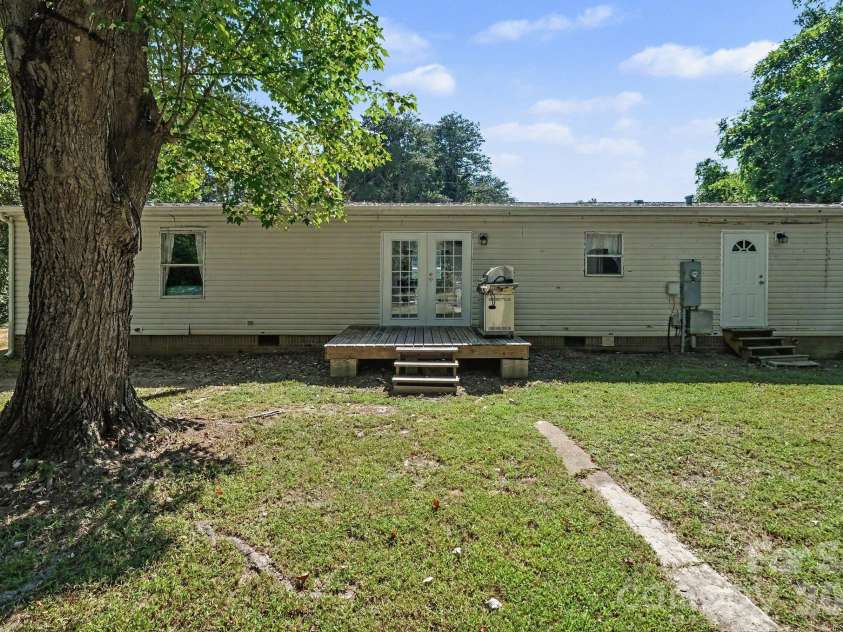 4833 Maralane Trail, Denver, NC 28037.  MLS# CAR4432544, YatesRealty ID 55612. 