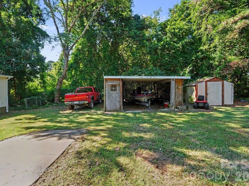 4833 Maralane Trail, Denver, NC 28037.  MLS# CAR4432544, YatesRealty ID 55612. 