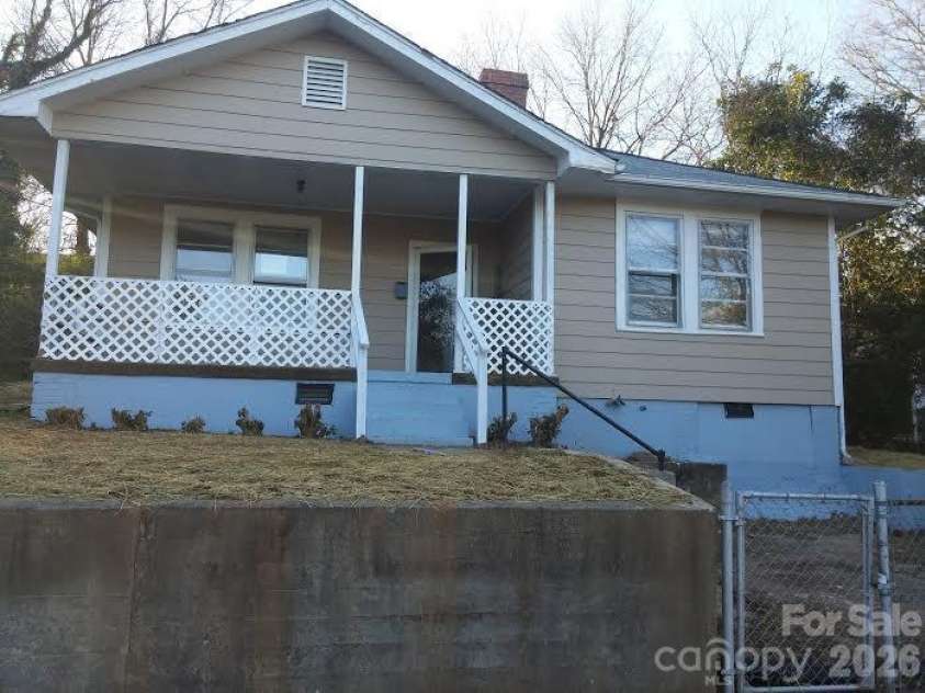 401 Hill Street, Gastonia, NC 28052.  MLS# CAR4432910, YatesRealty ID 55613. 