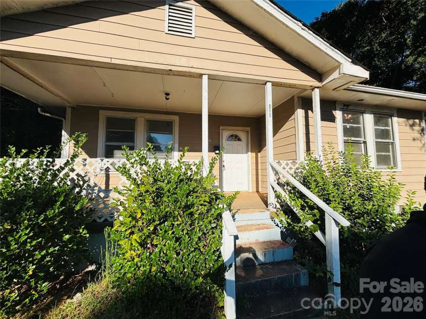 401 Hill Street, Gastonia, NC 28052.  MLS# CAR4432910, YatesRealty ID 55613. 