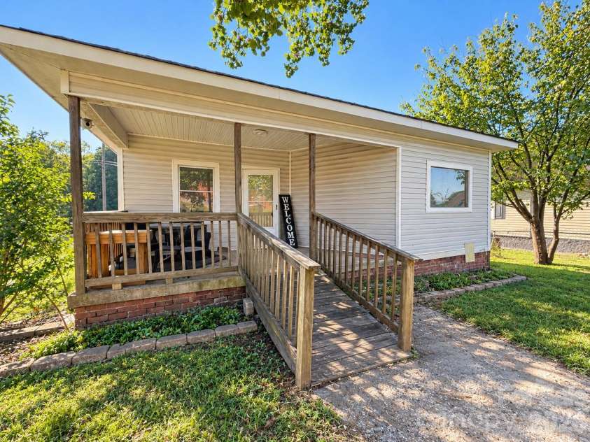 1727 Spencer Mountain Road, Gastonia, NC 28054.  MLS# CAR4432632, YatesRealty ID 55616. 
