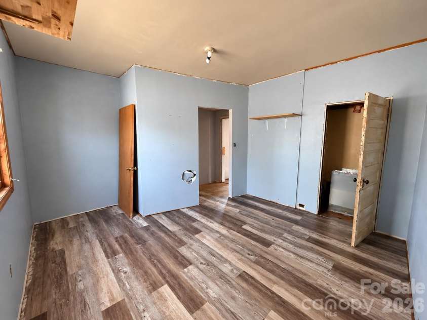 1727 Spencer Mountain Road, Gastonia, NC 28054.  MLS# CAR4432632, YatesRealty ID 55616. 