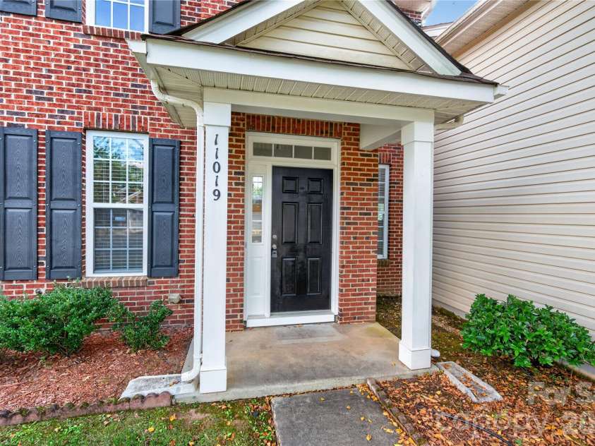11019 Woods Corner Court, Charlotte, NC 28277.  MLS# CAR4433037, YatesRealty ID 55617. 
