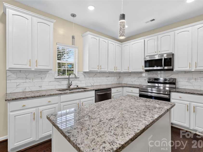 11019 Woods Corner Court, Charlotte, NC 28277.  MLS# CAR4433037, YatesRealty ID 55617. 
