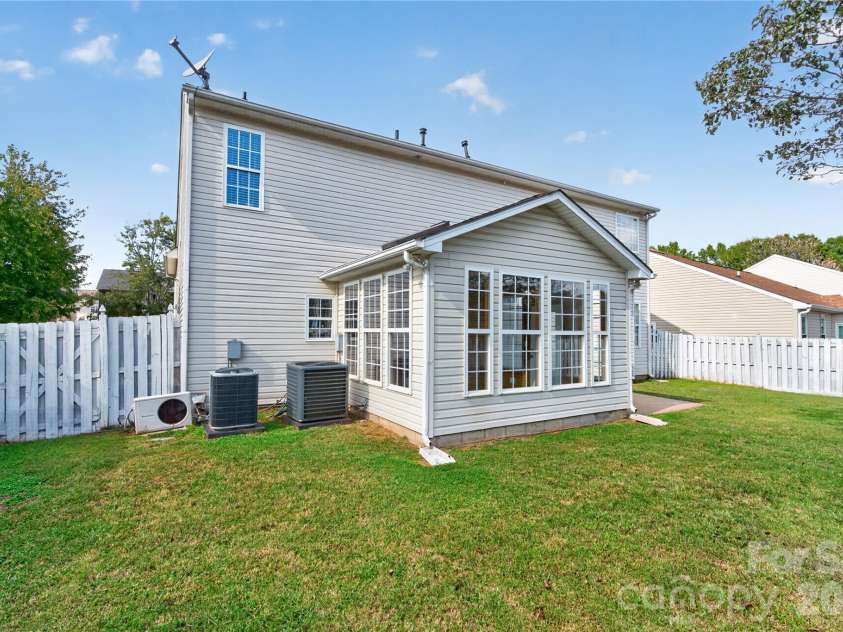 11019 Woods Corner Court, Charlotte, NC 28277.  MLS# CAR4433037, YatesRealty ID 55617. 
