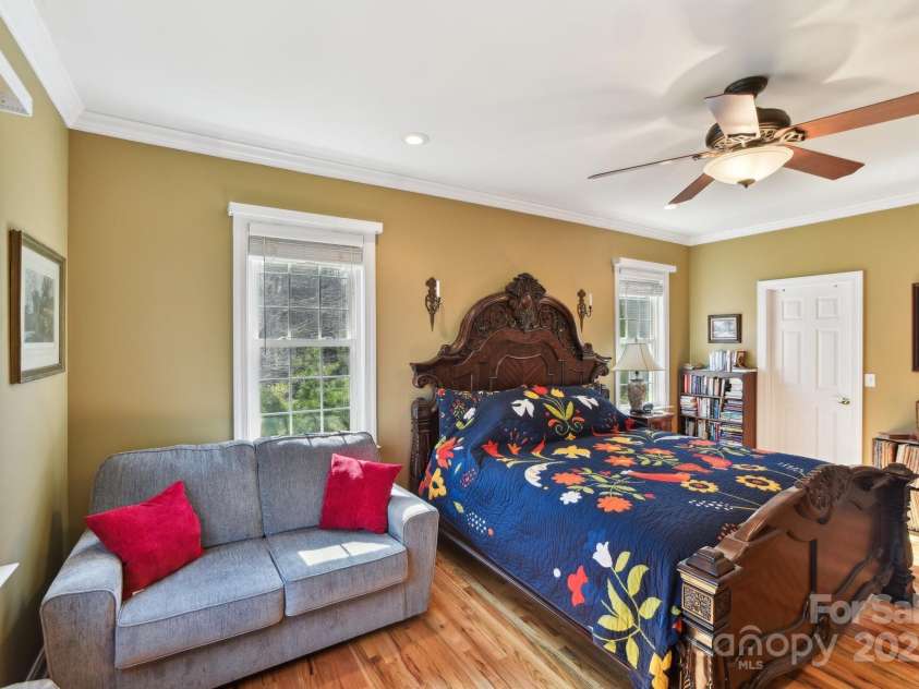 41 Golden Pond Way, Hendersonville, NC 28791.  MLS# CAR4237615, YatesRealty ID 5562. Tons of space in the primary suite